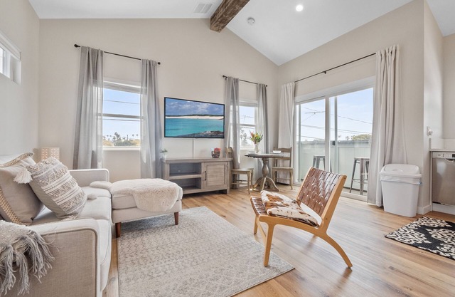 Sunset Cliffs Dream House - Patio, W/D, Steps to the Ocean!