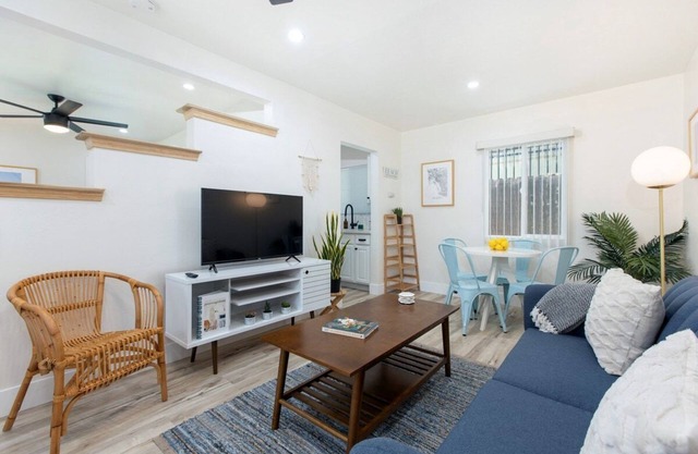 Sunset Cliffs Ocean Beach Designed w/ Parking!