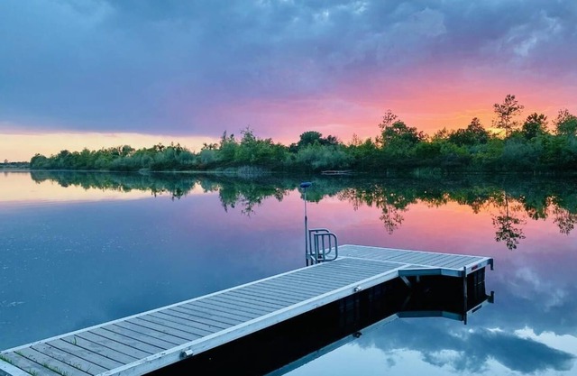 Sunset Cottage on Feather River. Shoreline, Sunsets, and Nature await you!