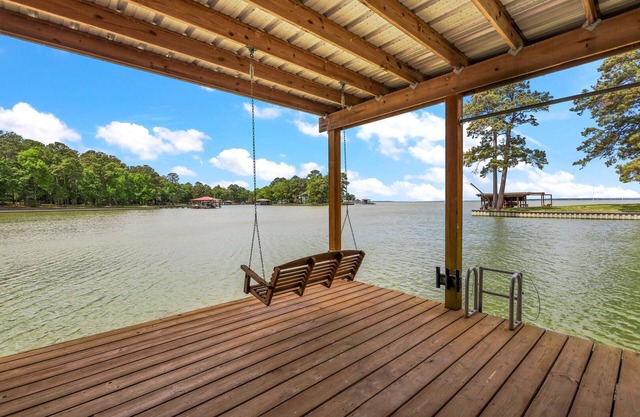 Sunset Cove #1 - Lakefront Retreat, Waterfront with Spectacular Sunset Views!