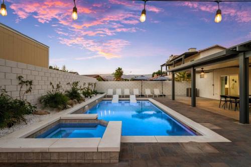 Sunset Escape Home With Resort Pool And Spa