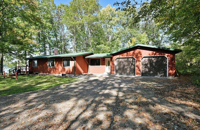 Sunset Hideaway - newly renovated cabin on Lake Chetac
