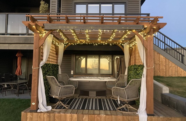 Sunset Hot Tub Suite