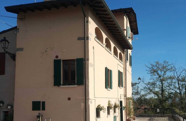 "Sonnenuntergang im Schloss", Dreizimmerwohnung am Gardasee