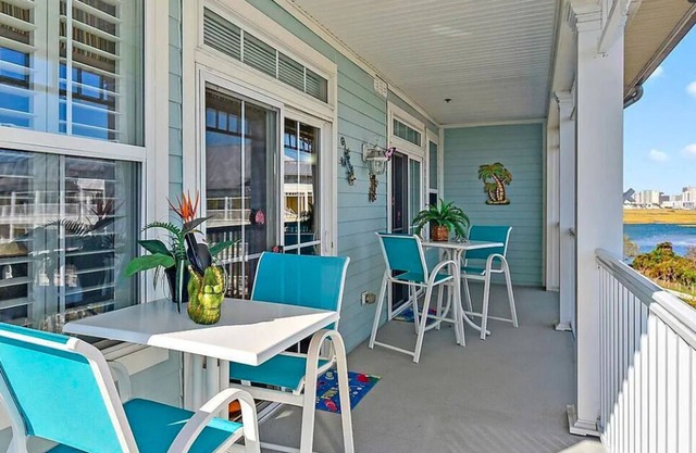 Sunset Island 37 Fountain Drive West, Unit 5E