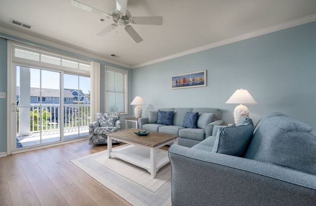 Sunset Island Condo, Indoor/Outdoor Pools, FREE Linen/Towel Pkg, Parking for 2