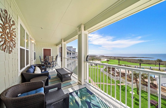 Bay Condo - Multiple Pools - Fun Amenities