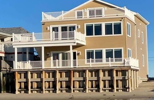 WATERFRONT HOME IN PIERCES POINT (3BR/2BA) NEAR CAPE MAY AND WILDWOOD!