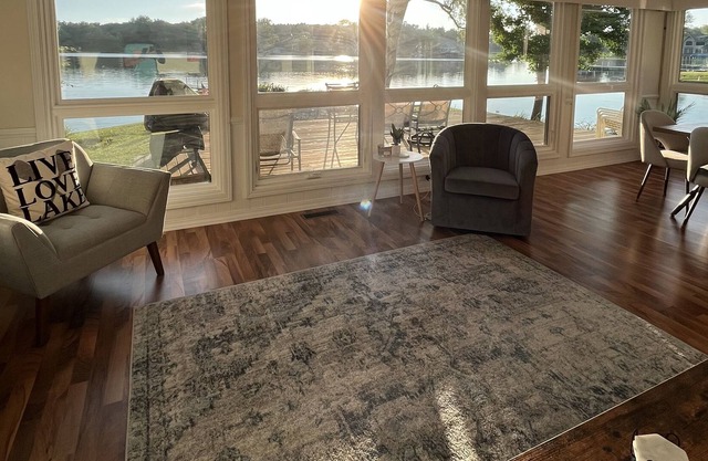 Sunset Point - Lakefront Kuhn Lake Cottage