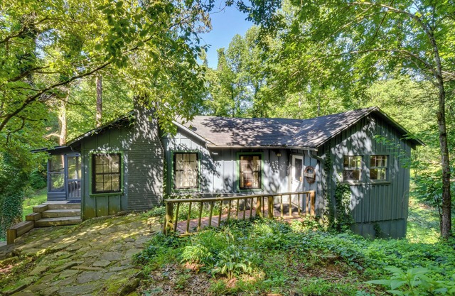 Sunset Rental Cottage Near Table Rock State Park!