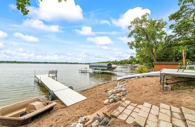 Sunset Retreat Lake Home - Pedal Boat, Canoe & Kayak Included