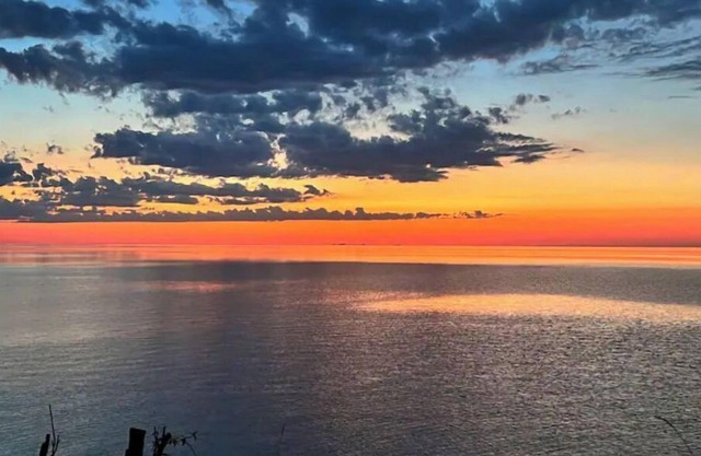 Sunset Retreat on Beautiful Lake Ontario
