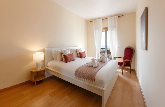 Sunset Retreat - Spacious Apartment