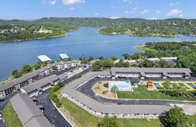 Sunset Retreat at Kimberling City - pet friendly, ground floor condo, lake view
