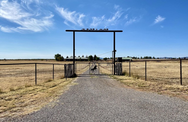 Sunset Ride Ranch /Foreman's house