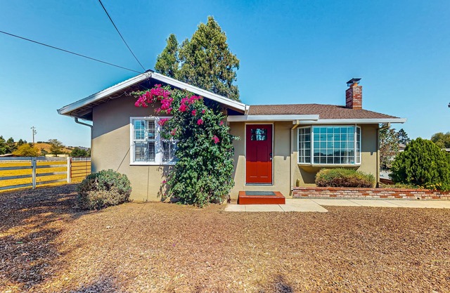 Sunset Ridge Ranch, Main House | four acre property near wineries, picnic area