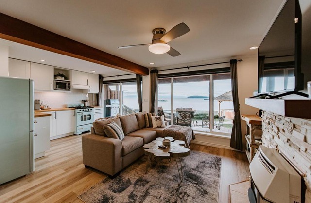 Sunset Suite - Beach Hideaway