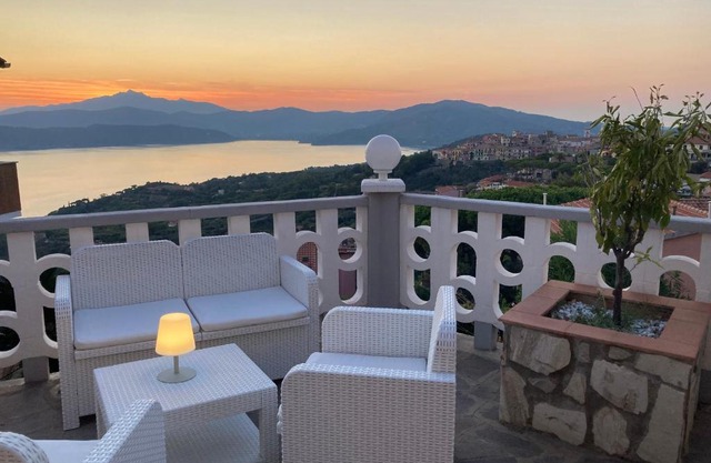 SUNSET SUITE