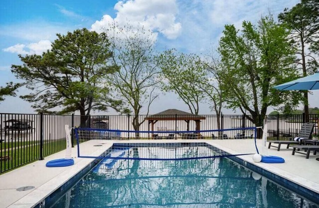Sunset Swim Lake Front Home Pool, Hot Tub