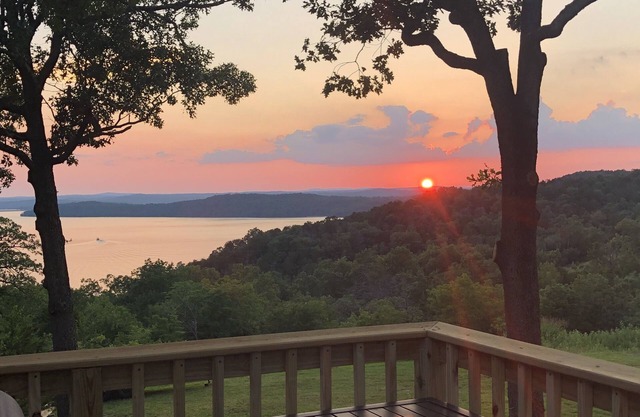 Sunset View Cabin - Lake Norfork mit großer Seeseite und Hof