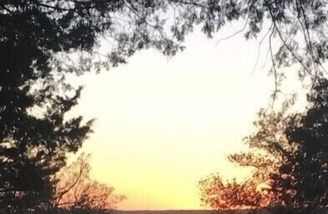 Sunset View- Private retreat with lake view on 2 acres , minutes to lake