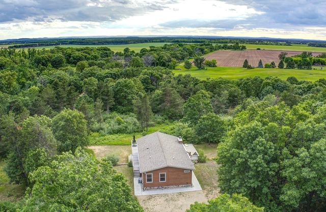 Secluded | 2 Living Spaces | Games | Close to Dells