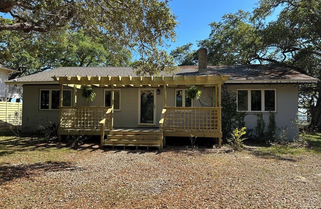 Sunsets & Serenity: Tranquil Waterfront Escape on the Ochlockonee in Panacea