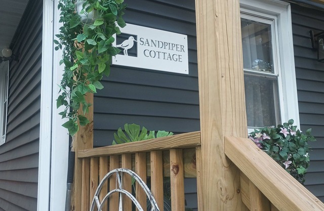 Beach Cottage with 3 beds in the Ocean State!