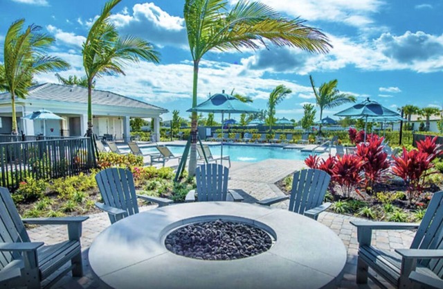 Sunshine & Beach Vibes! Book now!