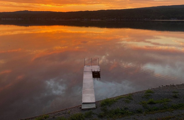 Sunshine Daydream - "300 Feet of Natural Honeoye Lake Shoreline!"