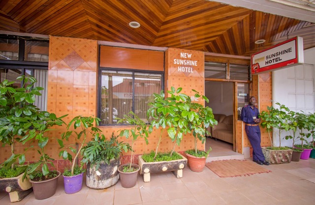 Sunshine Hotel Tengecha