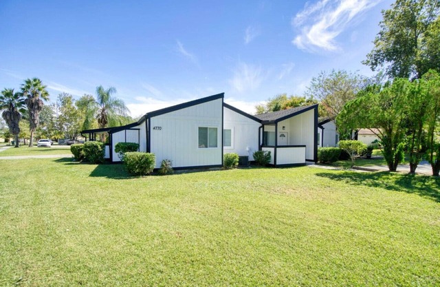 Sunshine Manor - 2 bd/1ba