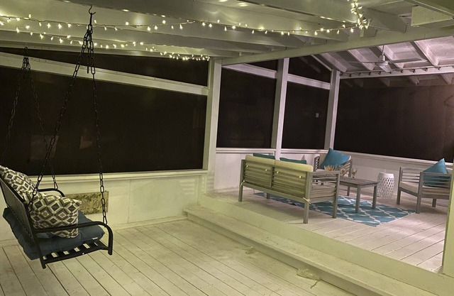 Sunshine Shack at Clearwater Lake (sleeps 6)