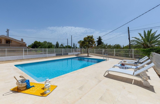 Sunshine Villa by Fidalsa
