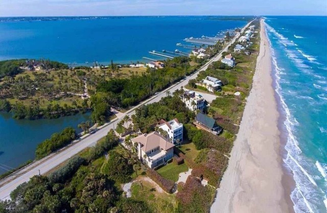 Sunspace-Sands Luxury Oceanfront Home