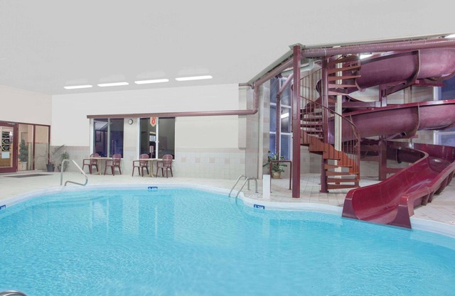 Super 8 by Wyndham Portage La Prairie MB