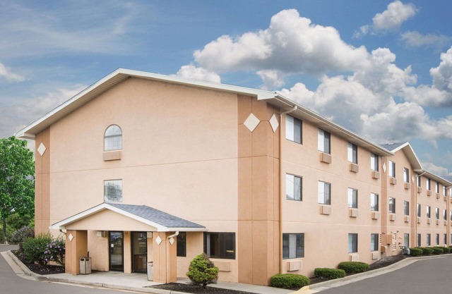 Super 8 by Wyndham Beckley