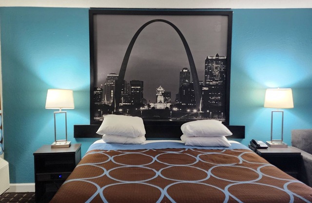 Super 8 by Wyndham Belleville St. Louis Area