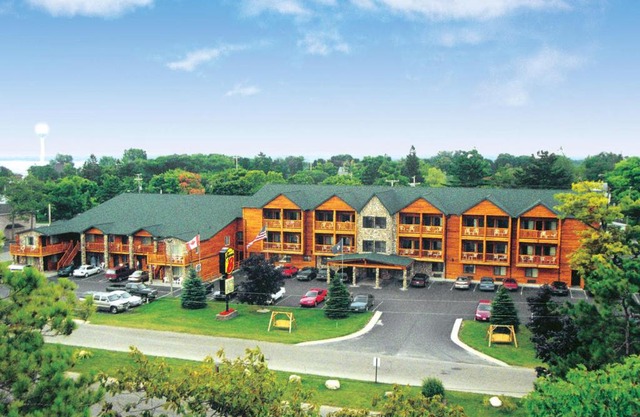 Super 8 by Wyndham Bridgeview of Mackinaw City