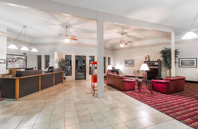 Super 8 by Wyndham Casper West by the River