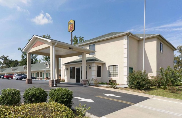 Super 8 by Wyndham Chatsworth/Dalton