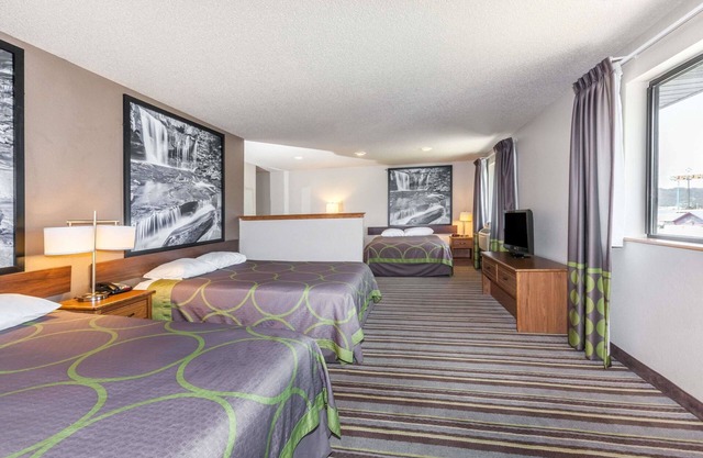 Super 8 by Wyndham Dunbar/Charleston Area
