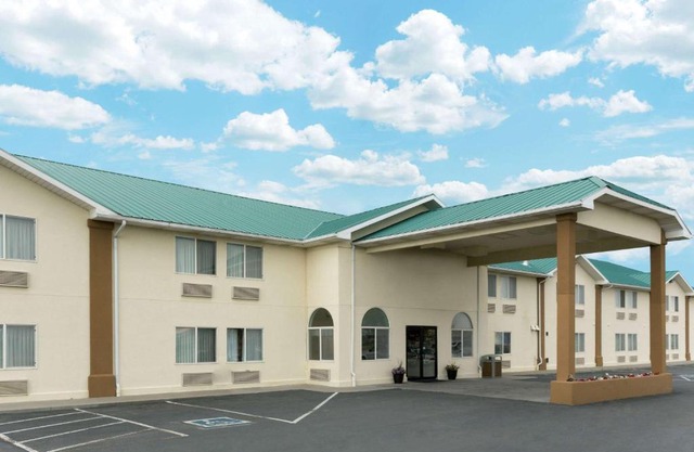 Super 8 by Wyndham Green River
