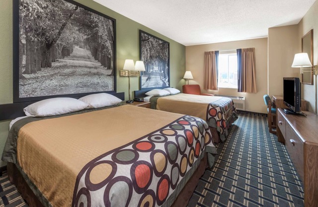 Super 8 by Wyndham Greenville