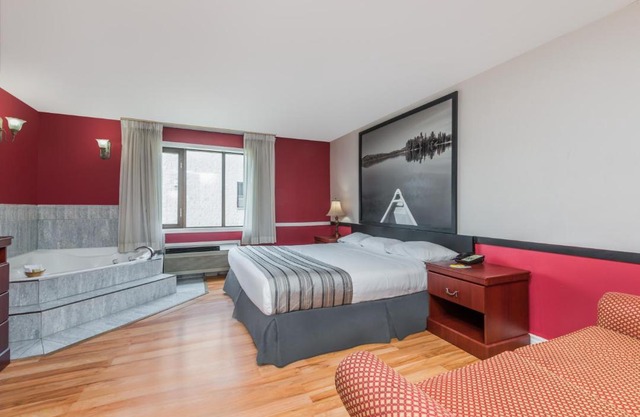 Super 8 by Wyndham Guelph