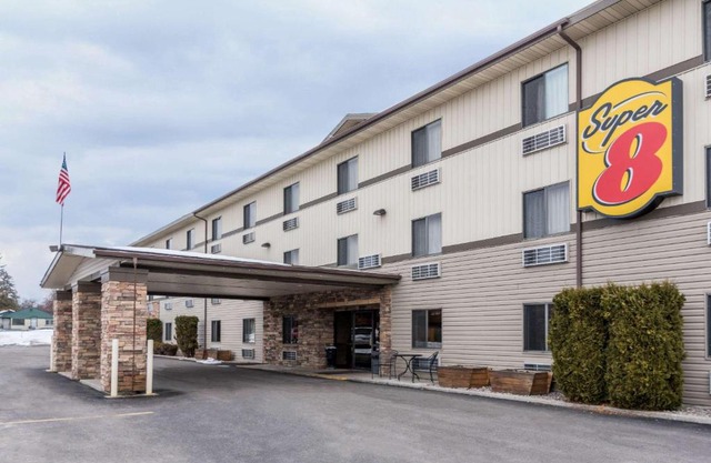 Super 8 by Wyndham Kalispell Glacier National Park