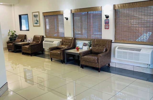 Super 8 by Wyndham Lacey Olympia Area