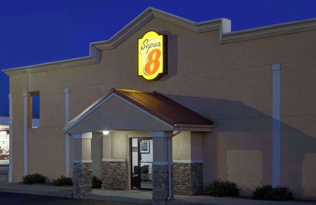 Super 8 by Wyndham Lafayette / Purdue Area