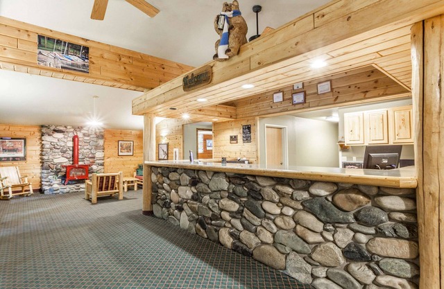 Super 8 by Wyndham McCall