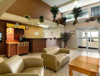 Super 8 by Wyndham Meadow Lake